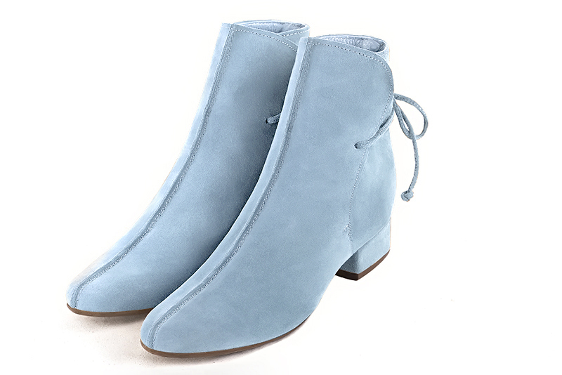 Sky blue women's ankle boots with laces at the back. Round toe. Low block heels. Front view - Florence KOOIJMAN